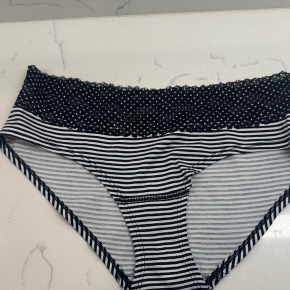 Victoria Secret Underwear Set - Picture 15 of 16